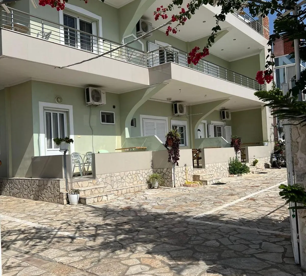 Villa Almar Sarande 0*,  Albania